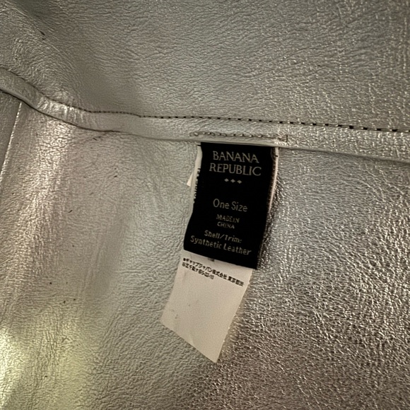 Banana Republic Vegan leather navy tote bag. Size 13x 20 - Picture 3 of 3